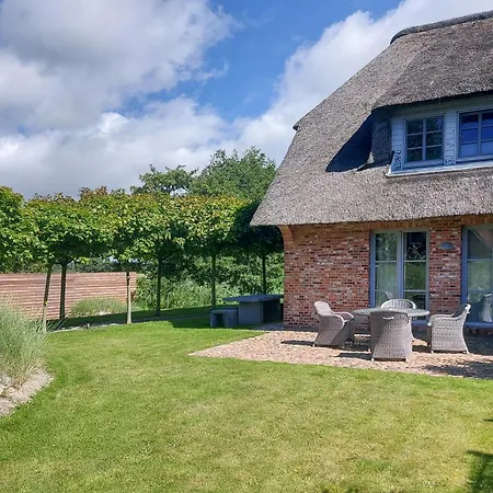 Grosse Lachmoewe Feriehus